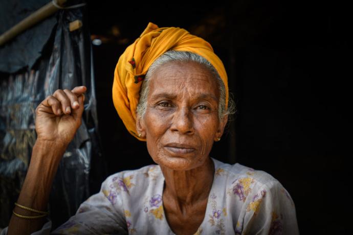 portrait of a woman in an Rohingya refugee camp