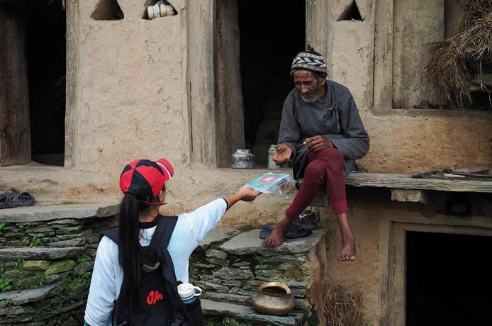 Giving tracts in Bajhang