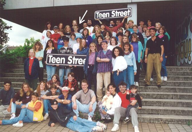 Alle Teilnehmer TeenStreet 1993 mit Sonja (weißer Pfeil)