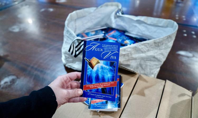 In partnership with pastors and churches around Seville, the OM team in Spain has been distributing the Gospel of John to every household in the region. Regular planning meetings help onboard new pastors to the vision, as well as keep the diverse group pr