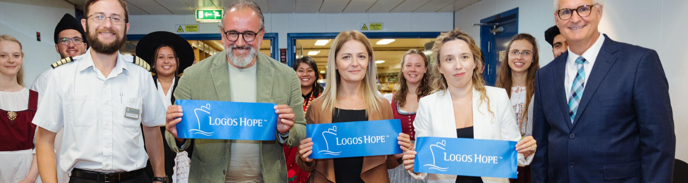 Vlore, Albania :: Mayor of Vlore, Vice Minister of tourism declare the opening of Logos Hope officially in Vlore by cutting the ribbon.