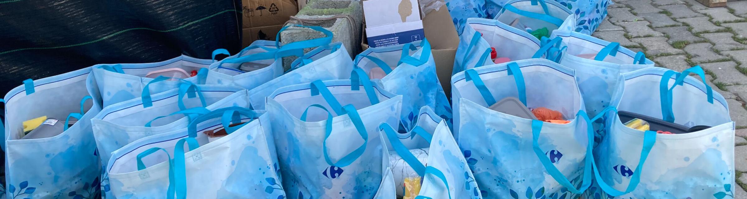 OM'ers and OM partners bringing help after the 2023 earthquakes in Turkey. They are giving away bags of essential products to the families affected by the earthquake.