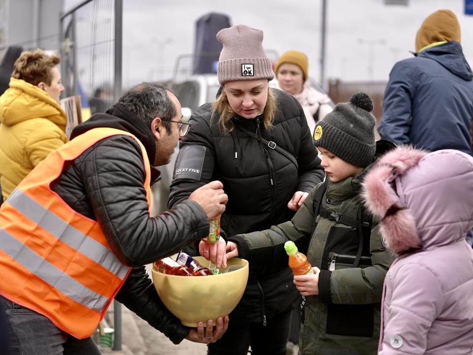 Lebensmittelverteilung an Flüchtlinge aus der Ukraine