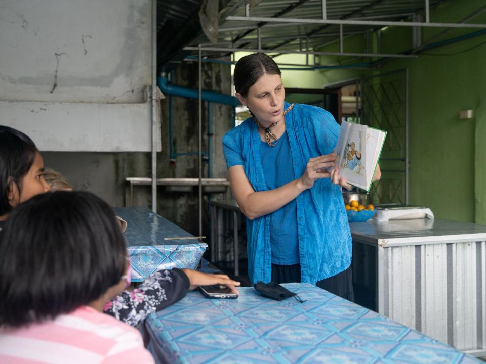 The Cardins (USA) are friends of OM serving in Thailand. Photo by RJ Rempel.
