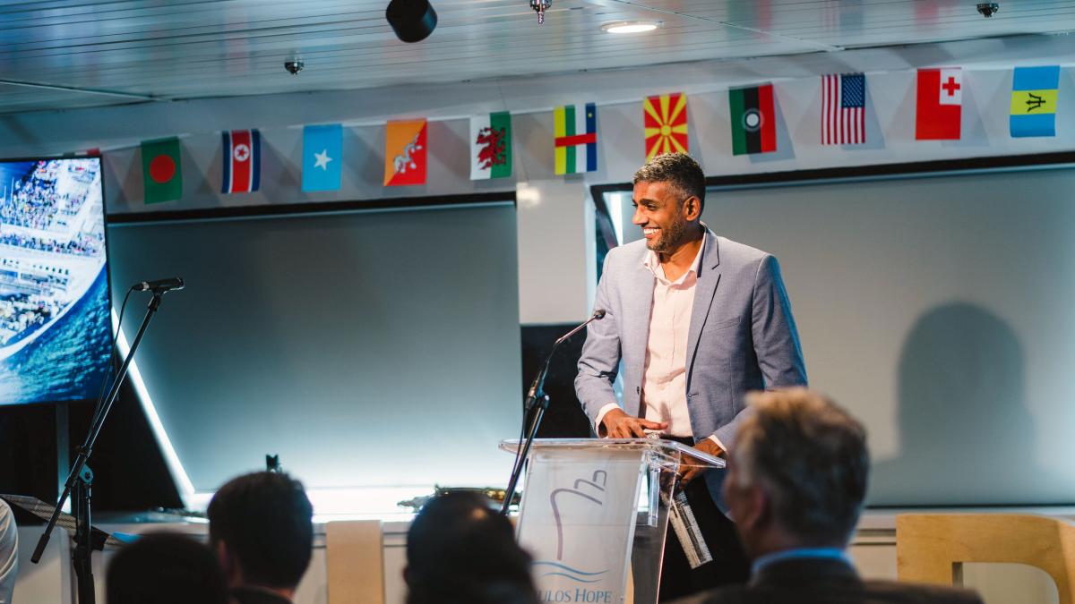 Singapore, Singapore :: Seelan Govender (South Africa) shares the vision for Doulos Hope at the commissioning weekend