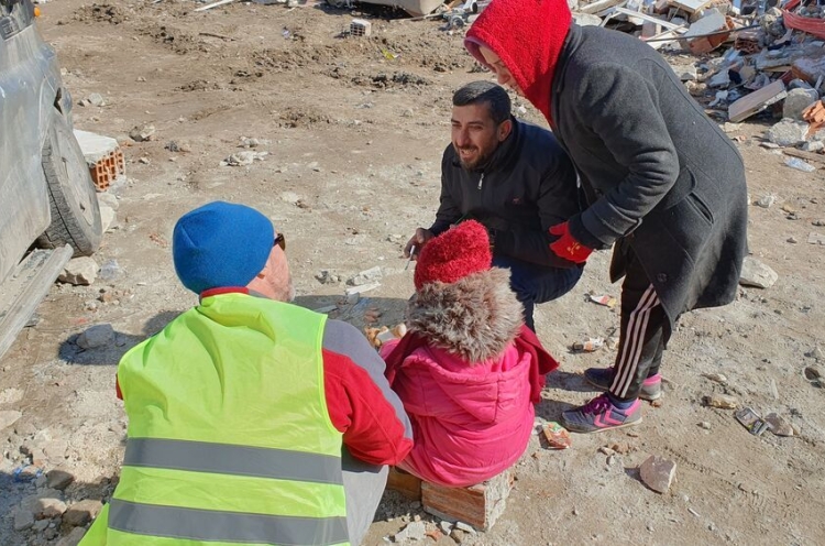Verteilung von Hilfsgütern im Erdbebengebiet der Türkei