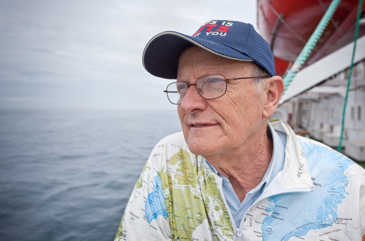 George Verwer an Bord des OM-Schiffs Logos Hope